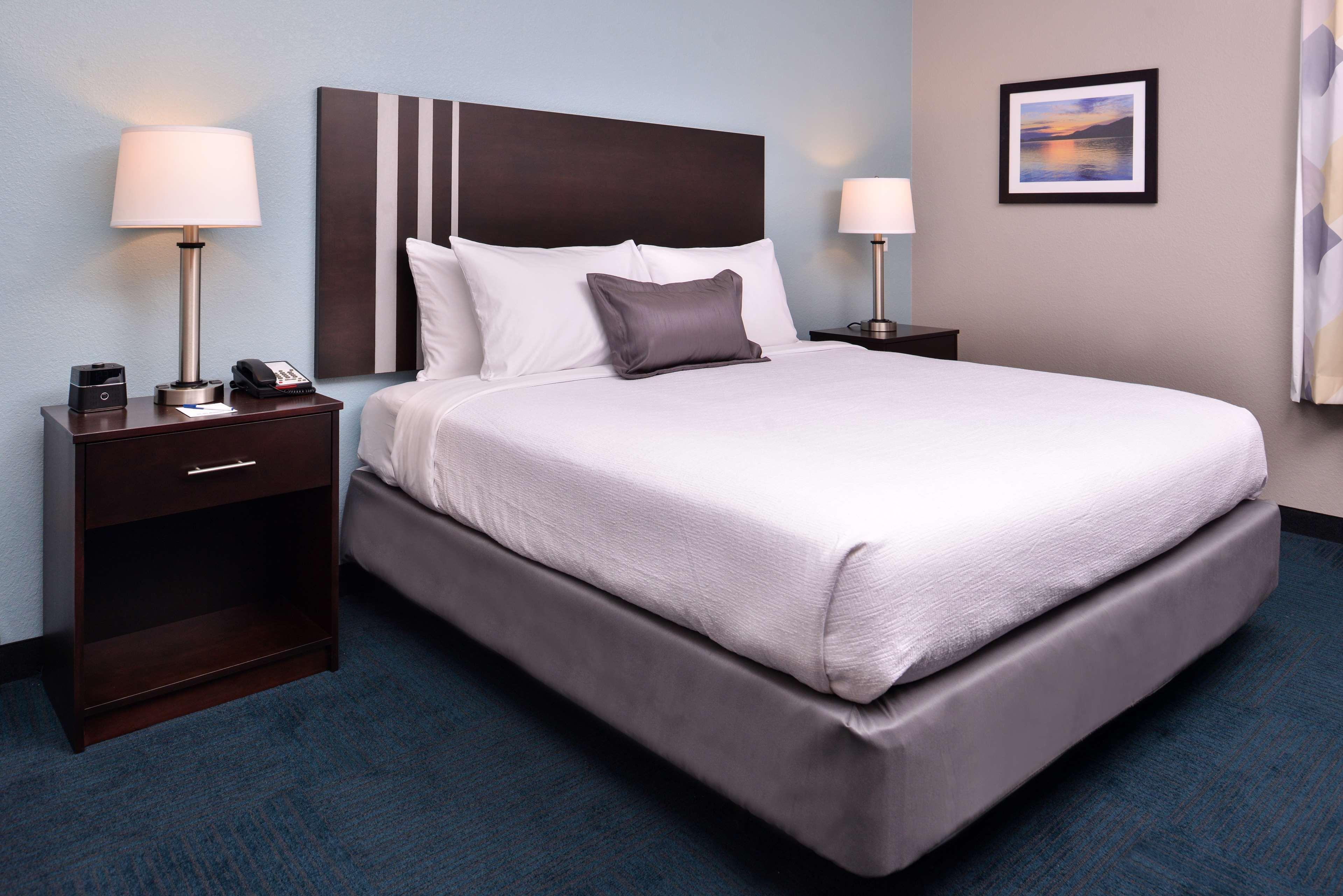 Best Western Hartford Hotel And Suites מראה חיצוני תמונה
