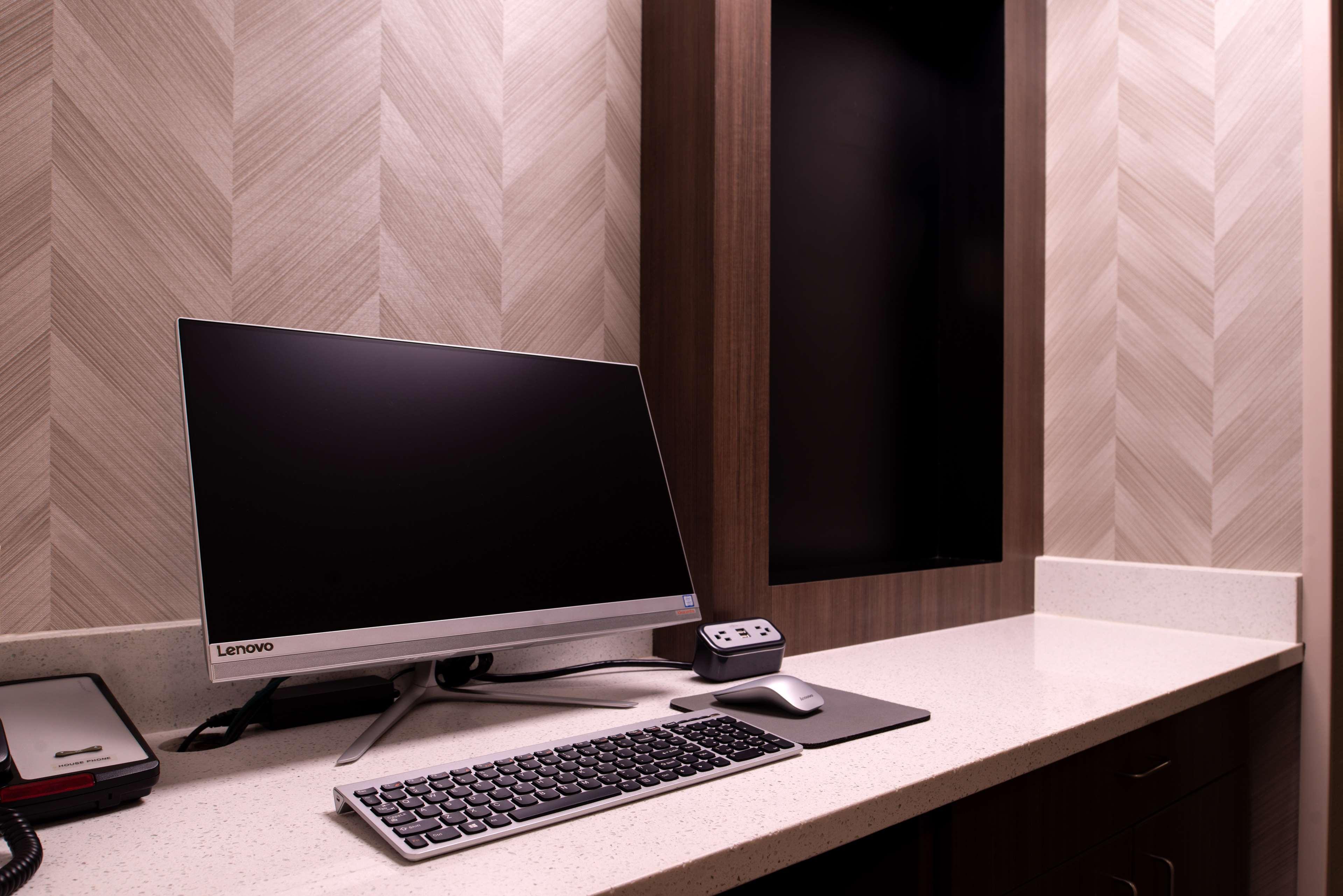 Best Western Hartford Hotel And Suites מראה חיצוני תמונה