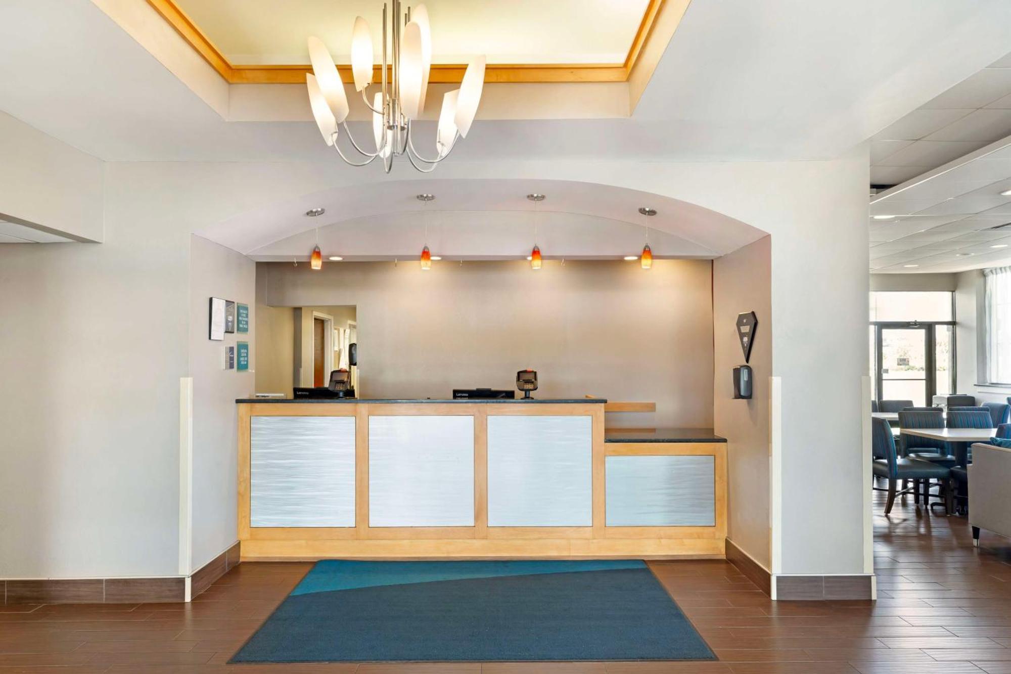 Best Western Hartford Hotel And Suites מראה חיצוני תמונה