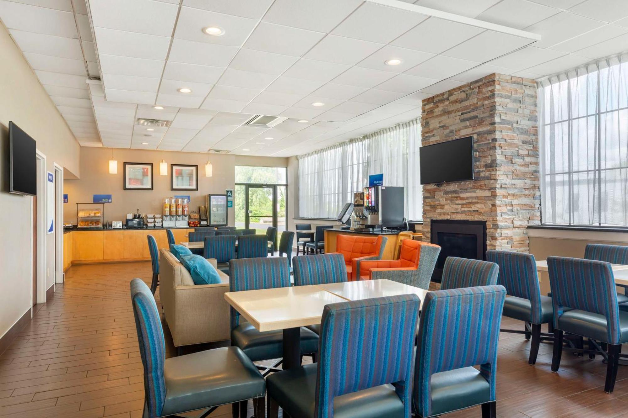 Best Western Hartford Hotel And Suites מראה חיצוני תמונה