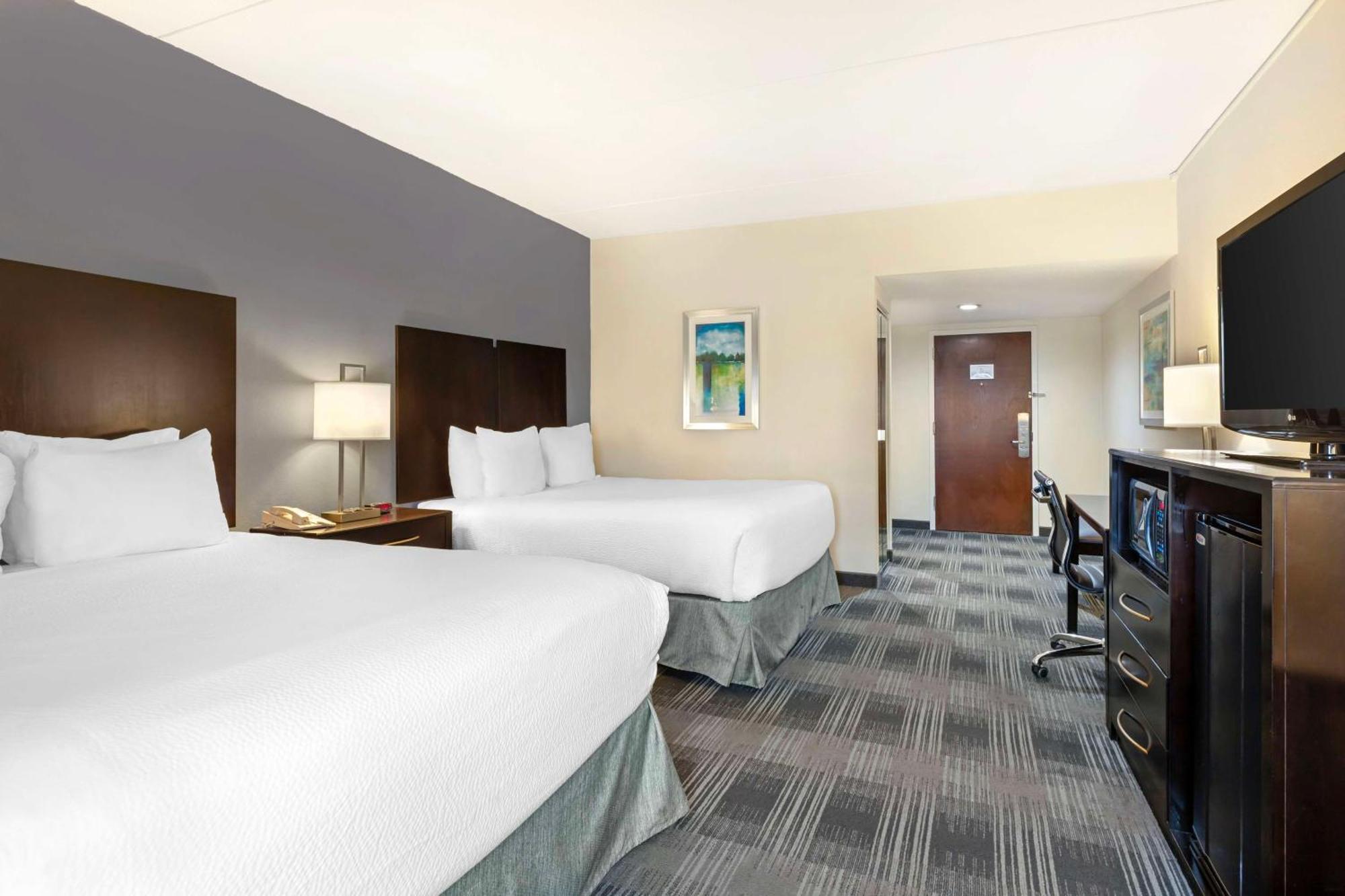 Best Western Hartford Hotel And Suites מראה חיצוני תמונה