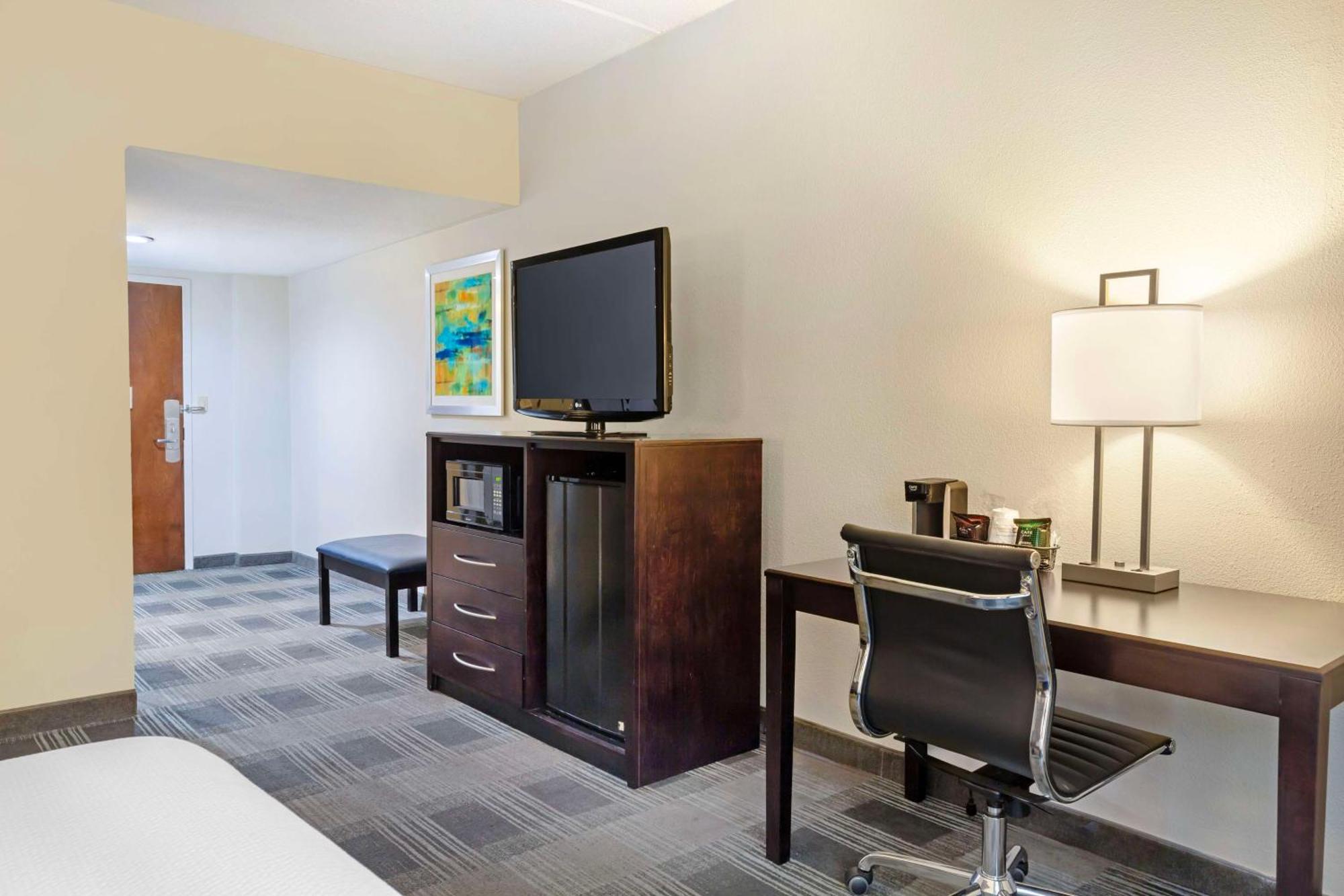 Best Western Hartford Hotel And Suites מראה חיצוני תמונה