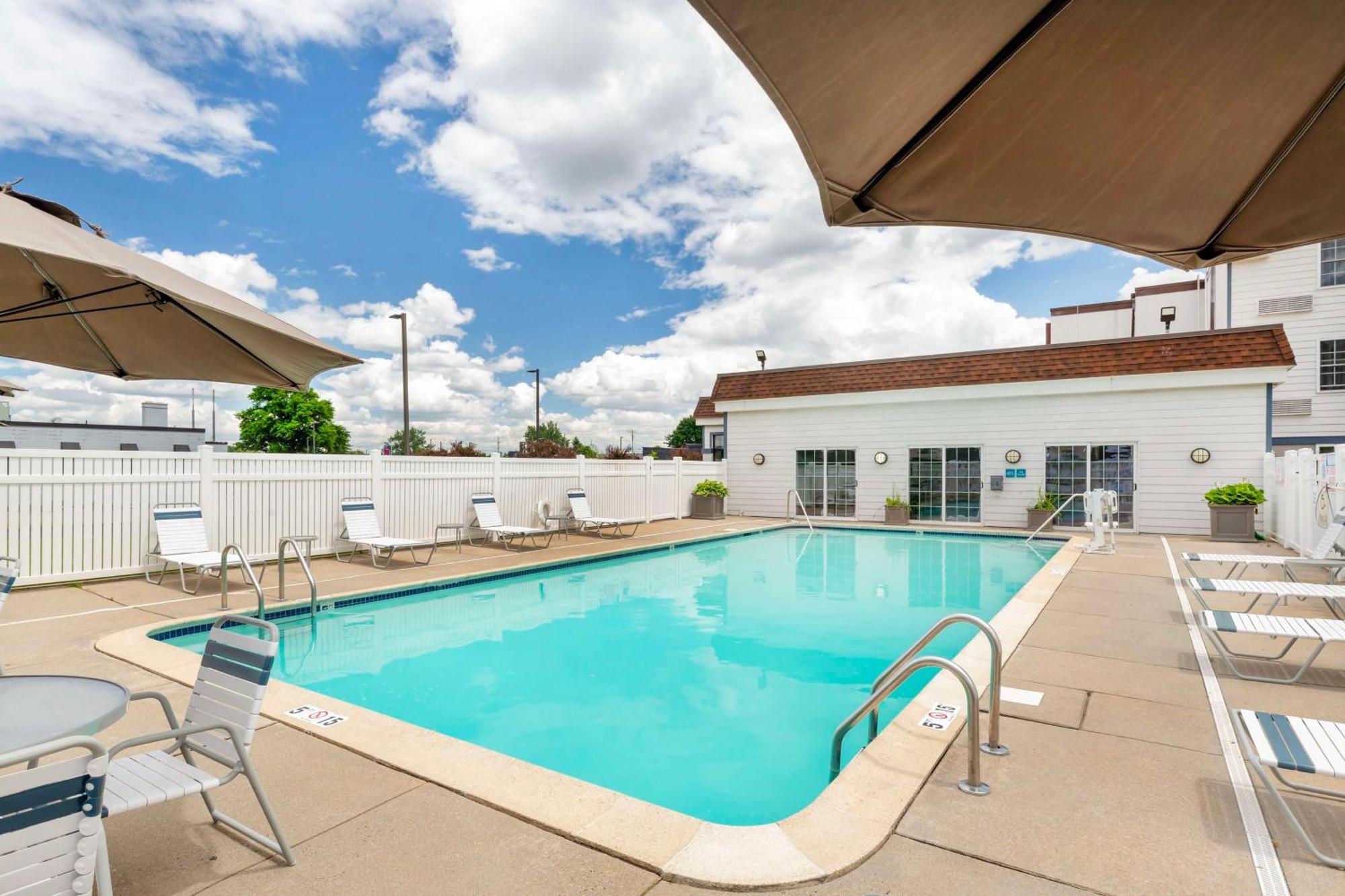 Best Western Hartford Hotel And Suites מראה חיצוני תמונה