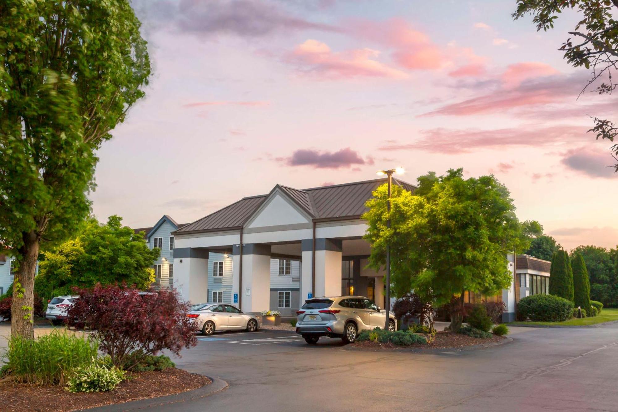 Best Western Hartford Hotel And Suites מראה חיצוני תמונה